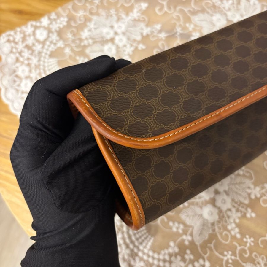 Celine Macadam Pouch 啡色凱旋門圓筒形腋下包 斜揹袋 送肩帶-10