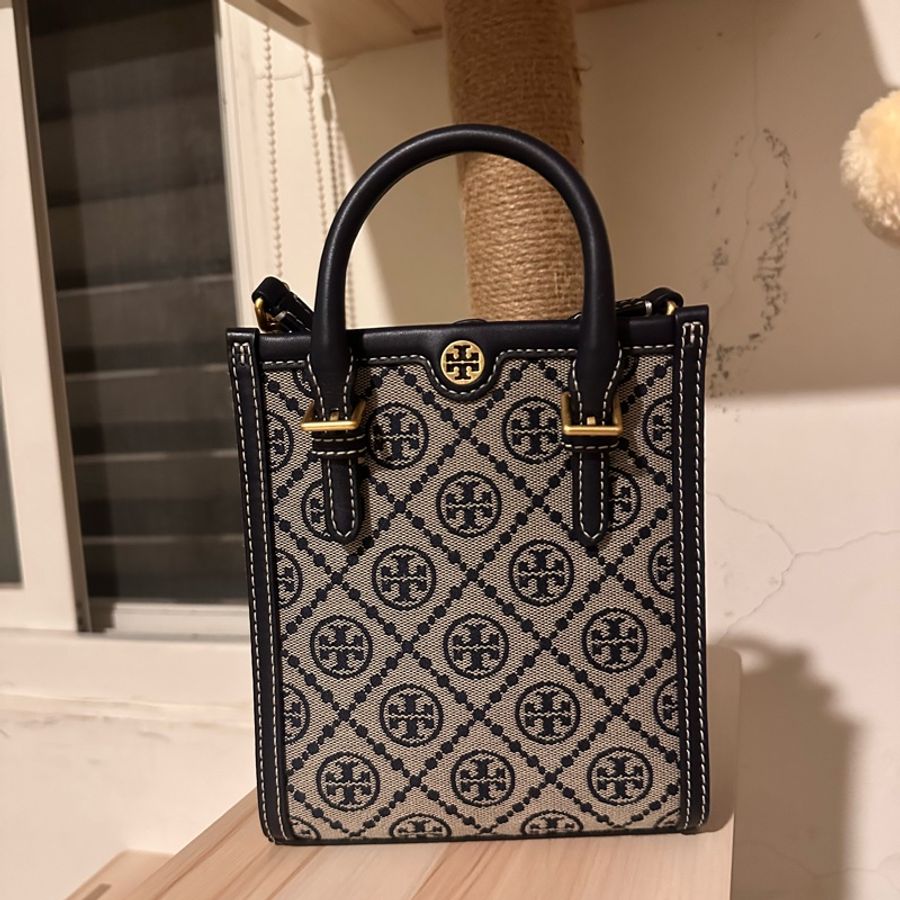 Tory Burch 經典復古藏藍老花琴譜包-0