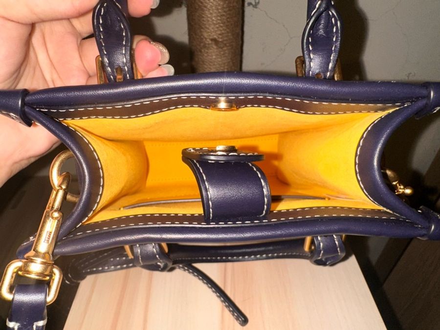 Tory Burch 經典復古藏藍老花琴譜包-11
