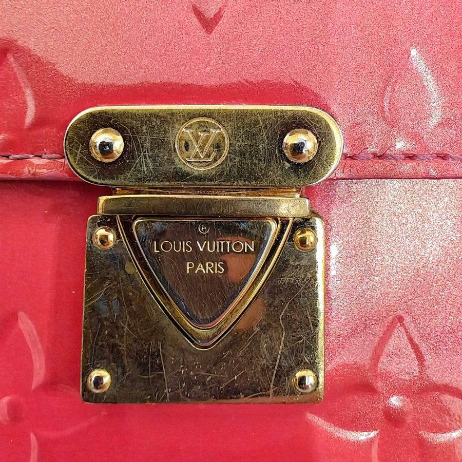 Louis Vuitton 漆皮壓花短夾-2