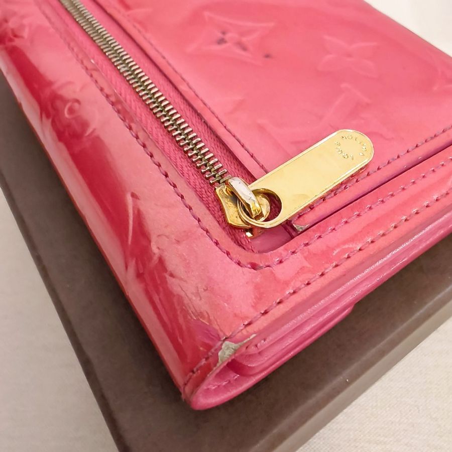 Louis Vuitton 漆皮壓花短夾-22