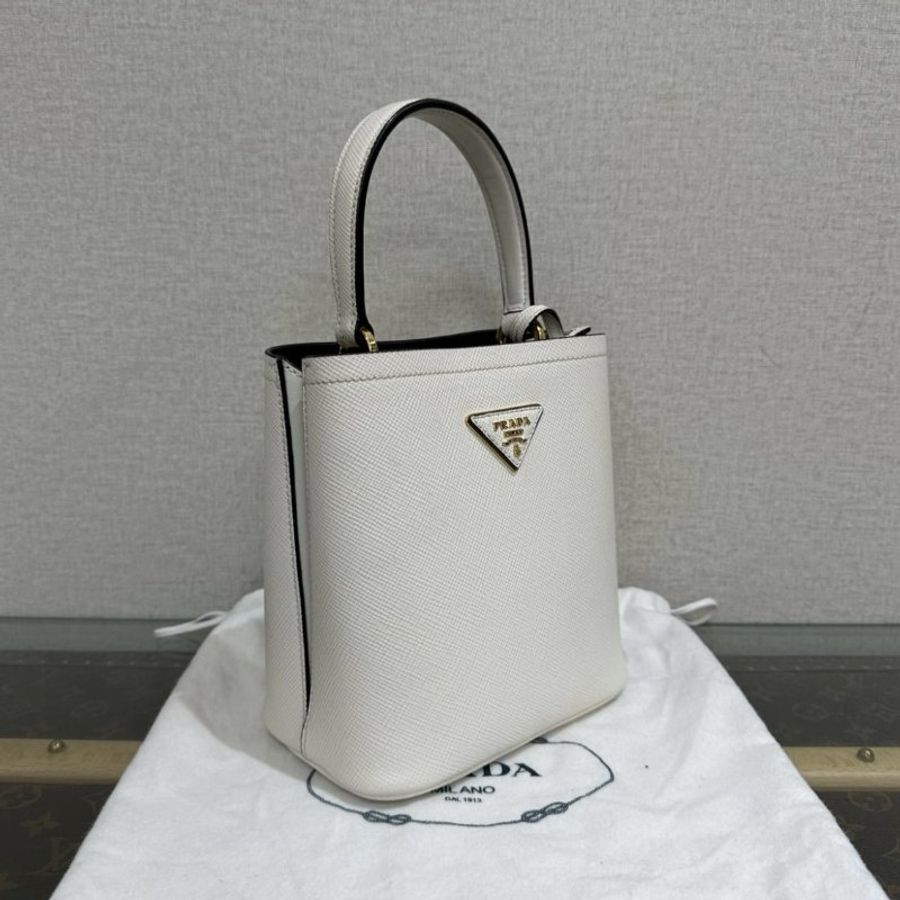 PRADA 米色Prada Panier肩背斜背水桶包 17*18*10.5 99新配件塵袋保卡-1