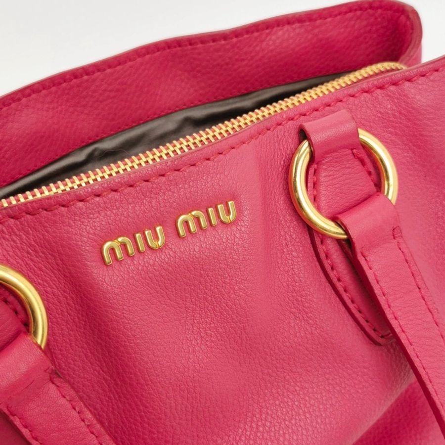 💖 Miu Miu 牛皮純色字母Logo單肩包 義大利奢華品牌 Miu Miu-7