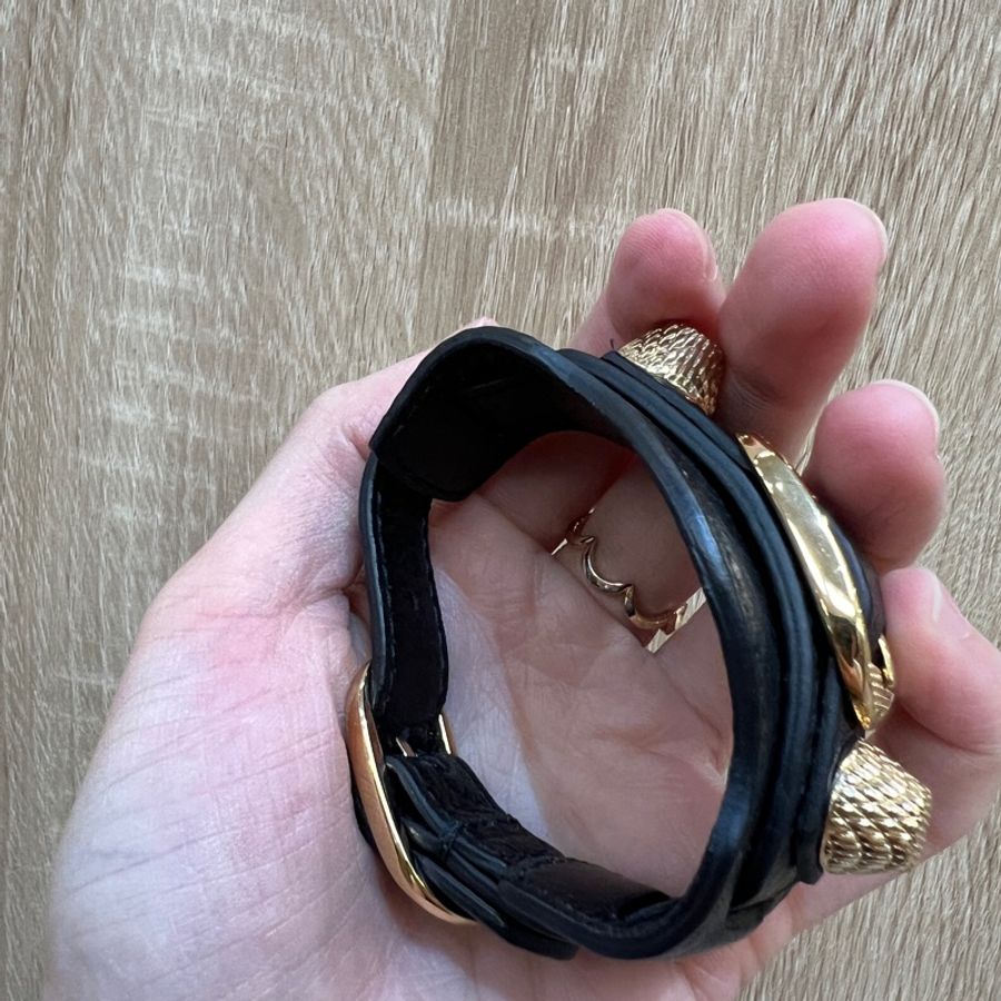 Balenciaga 黑羊皮Giant霧金釦寬版手環235480-5