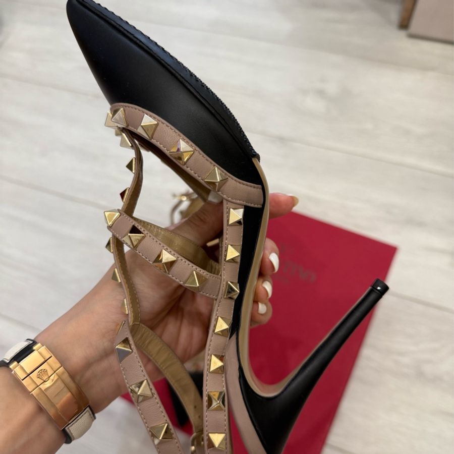 Valentino經典款氣場強大PATENT ROCKSTUD CAGED PUMP 100MM鉚釘高跟鞋-6