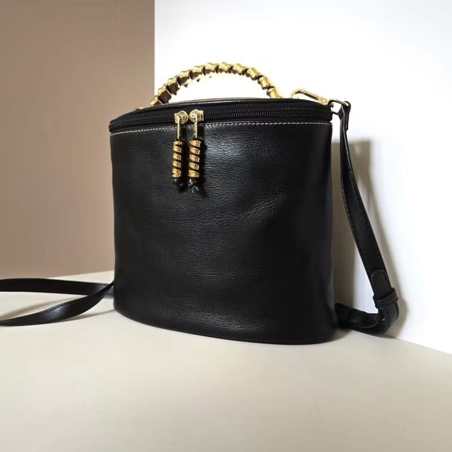 【LA LUNE】絕版中古包 Loewe蛇骨黑色盒子包 斜背包 側背包 單肩包 皮革包-6