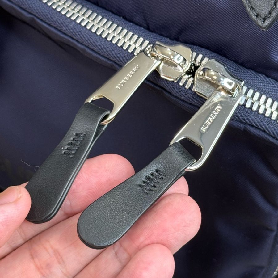 BURBERRY 深藍The Rucksack尼龍束口後背包🩶優質品況-13