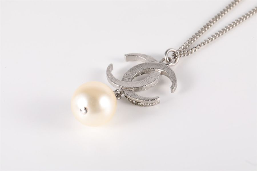 CHANEL(香奈兒)  合金 15C 經典雙C 珍珠 項鏈-2