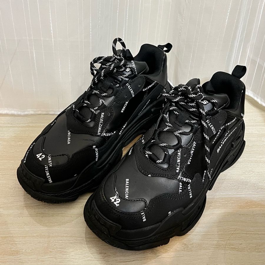 BALENCIAGA TRIPLE S SNEAKER 42-0