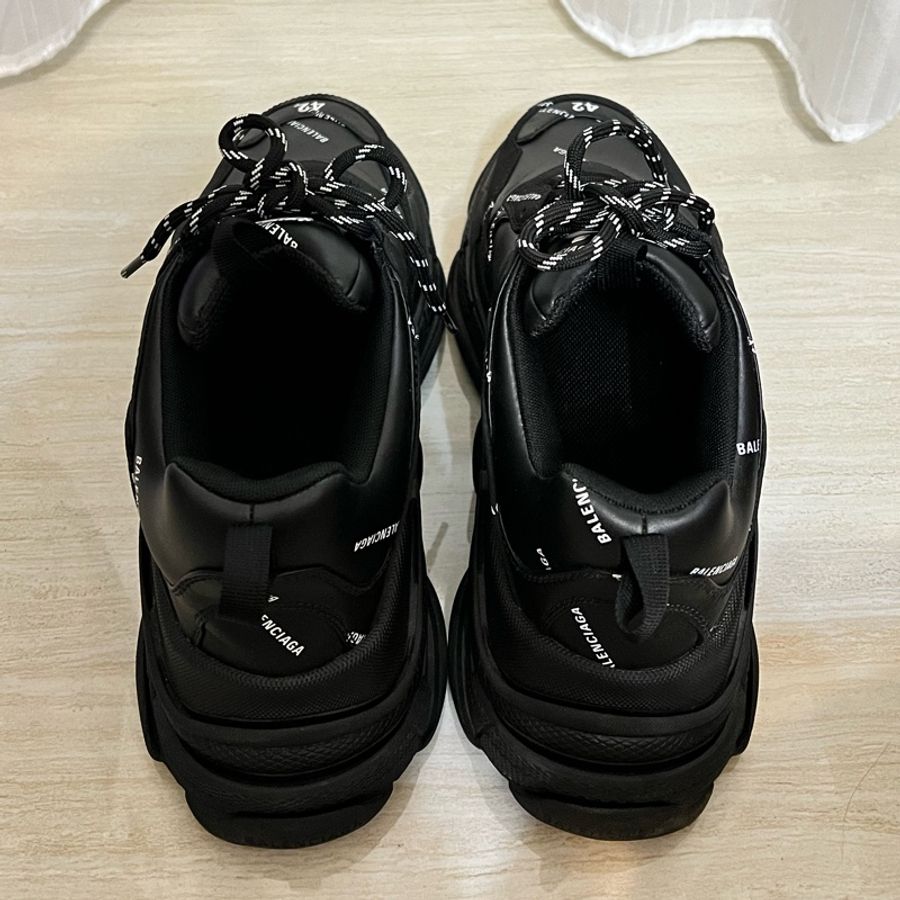 BALENCIAGA TRIPLE S SNEAKER 42-1