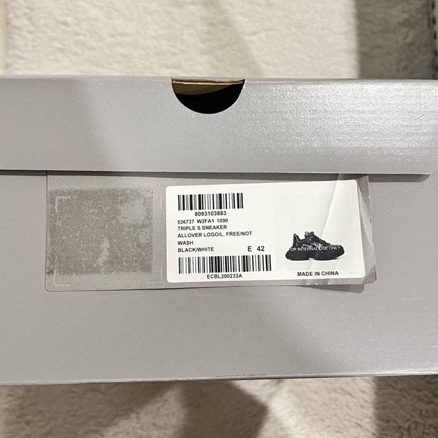 BALENCIAGA TRIPLE S SNEAKER 42-12