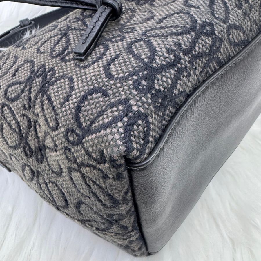 LOEWE Loewe Cubi 小號 黑色飯盒包-3