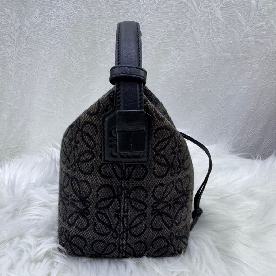 LOEWE Loewe Cubi 小號 黑色飯盒包-12