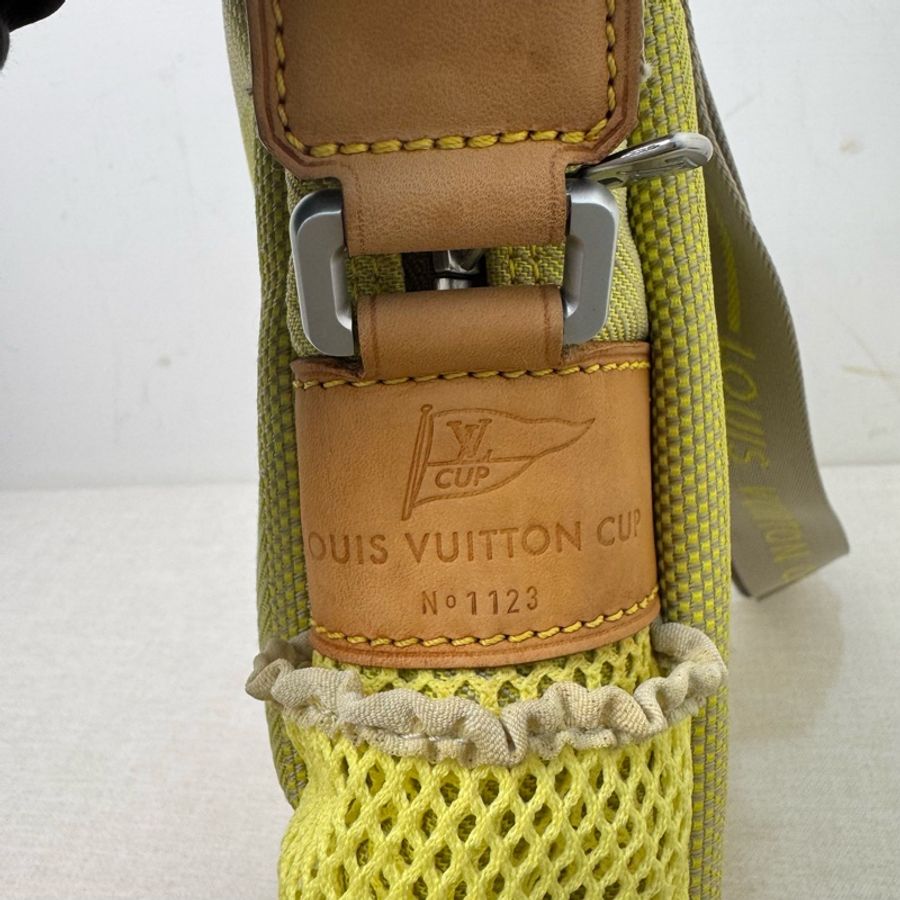 Louis Vuitton 帆船杯限量帆布斜背包-19
