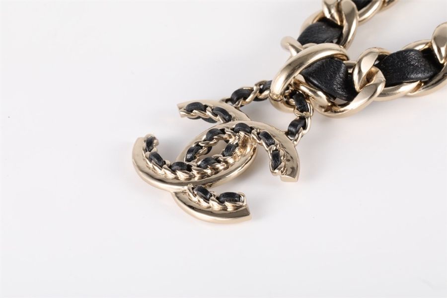 CHANEL(香奈兒)  合金 22P 經典雙C皮穿鏈 項鏈-1