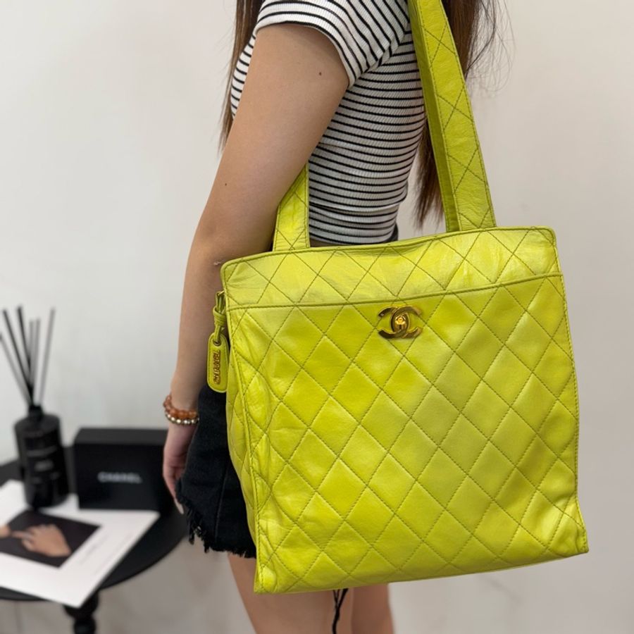 CHANEL Vintage 菱格紋檸檬綠肩背包-2