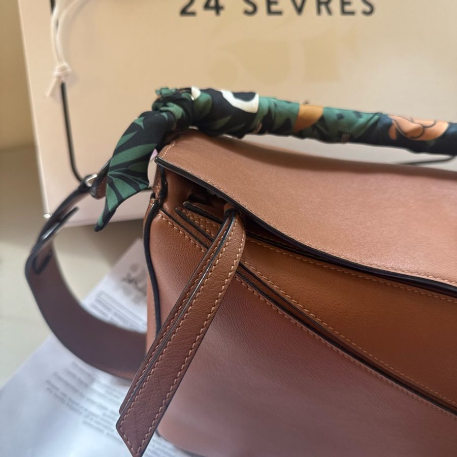 Loewe medium puzzle 2020年7月購入 閑置品 棕色經典色-13
