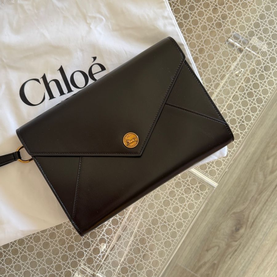 全新未使用 Chloe 金幣釦牛皮收納包 信封包-0