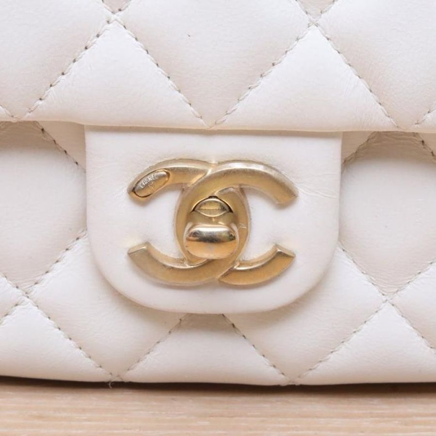 CHANEL(香奈兒) 白色 晶片開 金扣 22K 琺瑯愛心CoCo鏈條 皮穿鏈 口蓋包-7