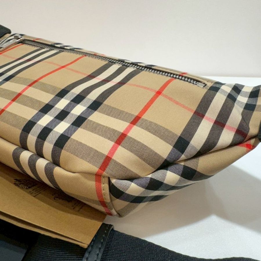 BURBERRY 胸口包/腰包 經典格紋 9成新-5