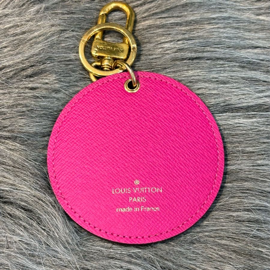 LV M63756 原花老花字紋 滑雪熊 雙面 圓牌 吊飾 掛飾 鑰匙圈 KEYCHAIN-3