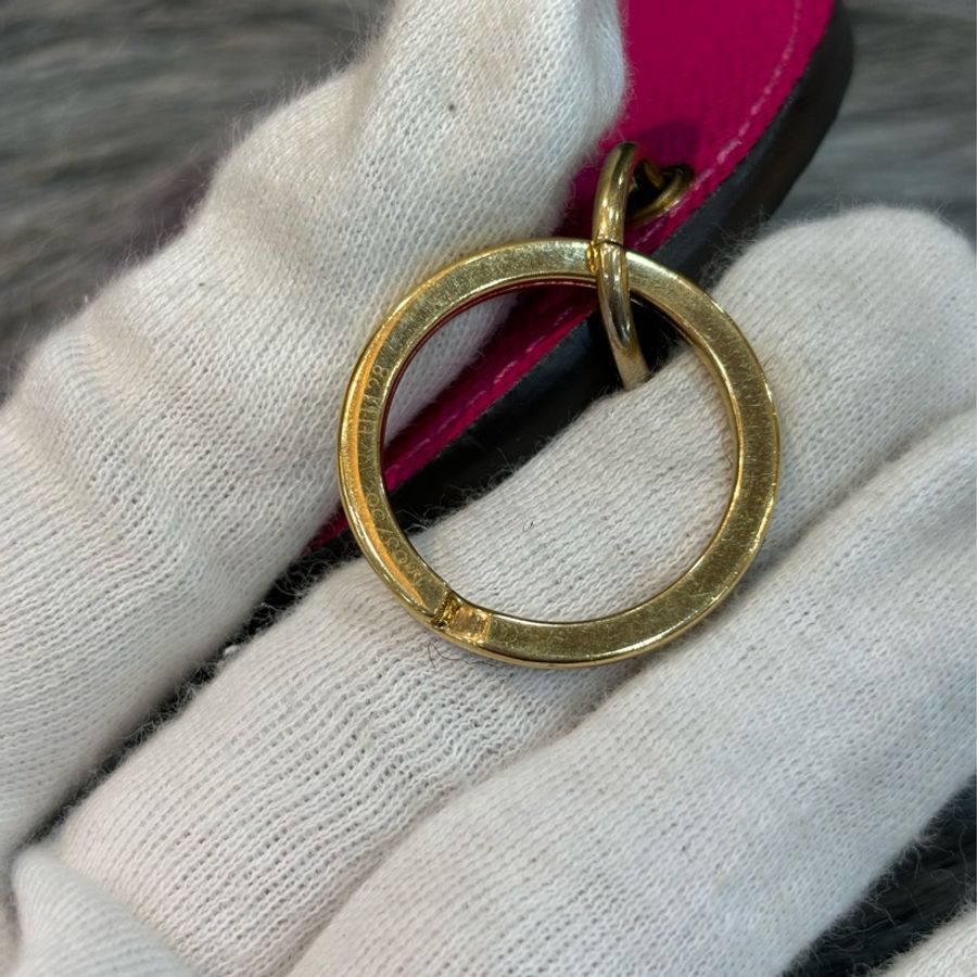 LV M63756 原花老花字紋 滑雪熊 雙面 圓牌 吊飾 掛飾 鑰匙圈 KEYCHAIN-10