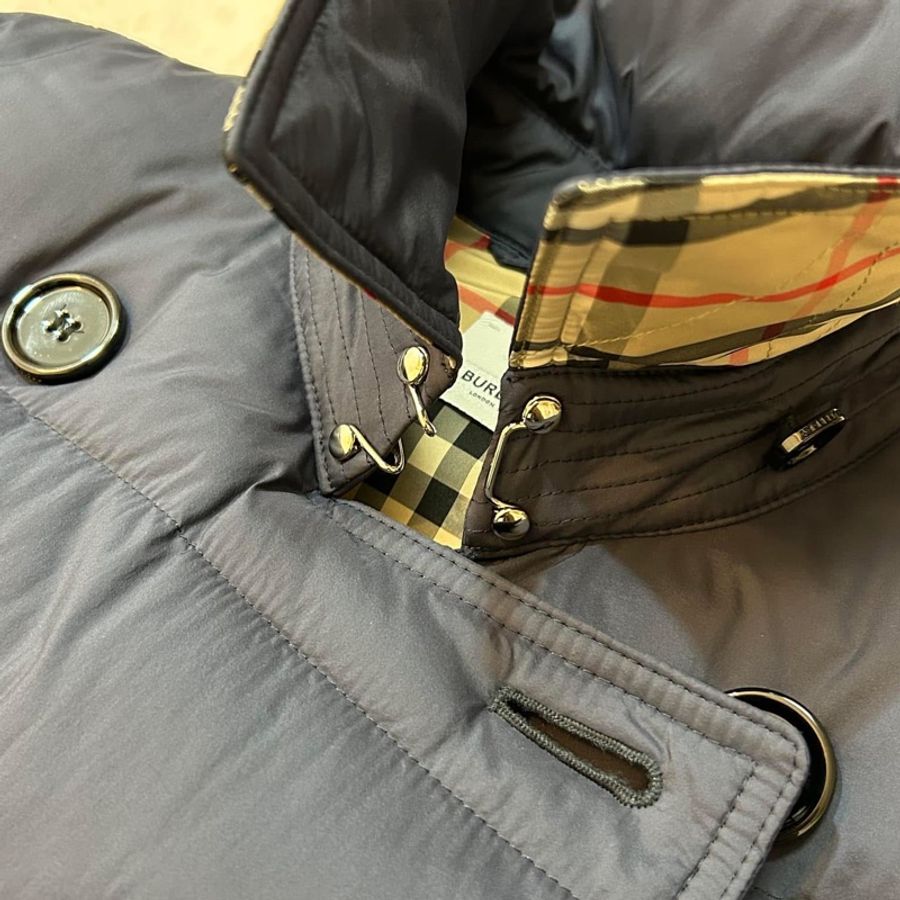 BURBERRY英國黑標海軍藍連帽鵝絨大衣-10