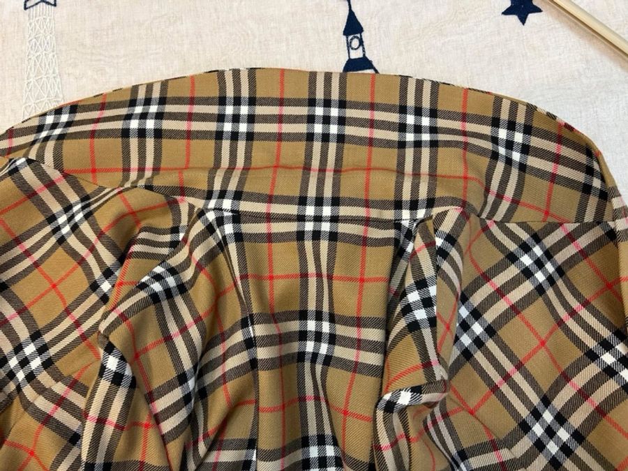 BURBERRY英國黑標格紋羊毛大衣S-18