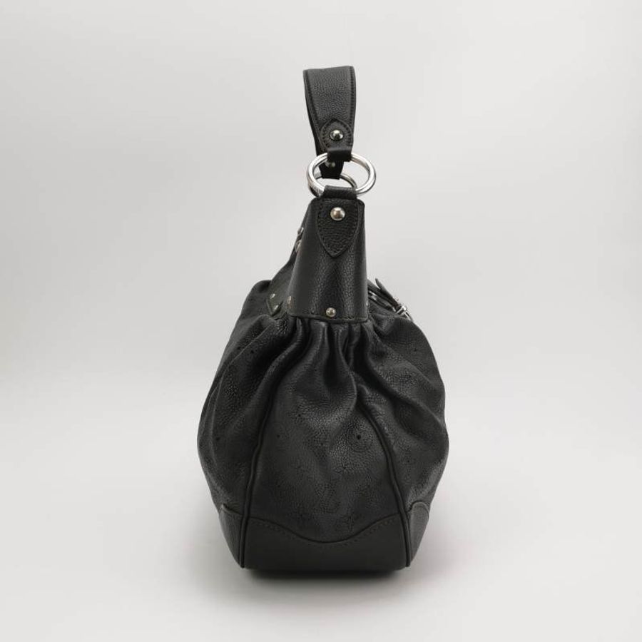 Louis Vuitton(LV) Mahina 牛皮 純色老花 金屬扣 單肩包-4