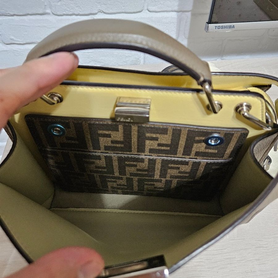 FENDI PEEKABOO ISEEU MEN 大象灰配奶油小雞黃(二手)-14