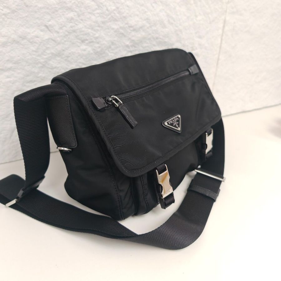 Prada 普拉達 Re-Nylon 再生尼龍和Saffiano 皮革 單肩包-1