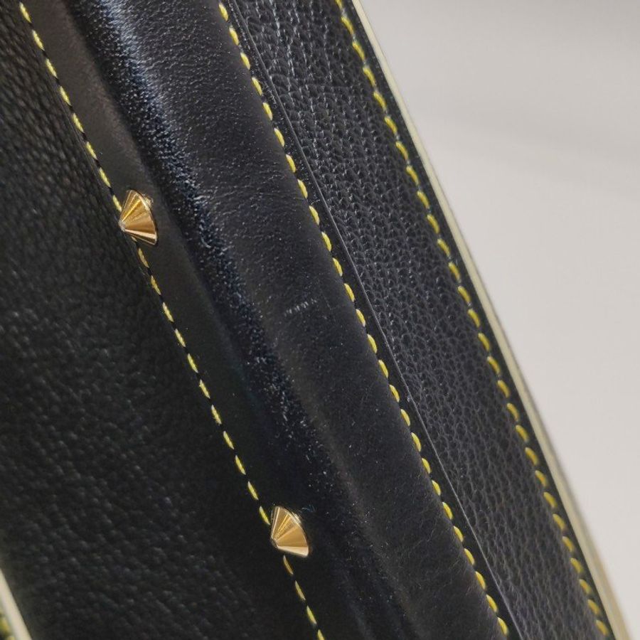 Louis Vuitton (LV) Suhali 蘇哈里 中號 牛皮羊皮 S-lock 鉚釘 單肩包-18