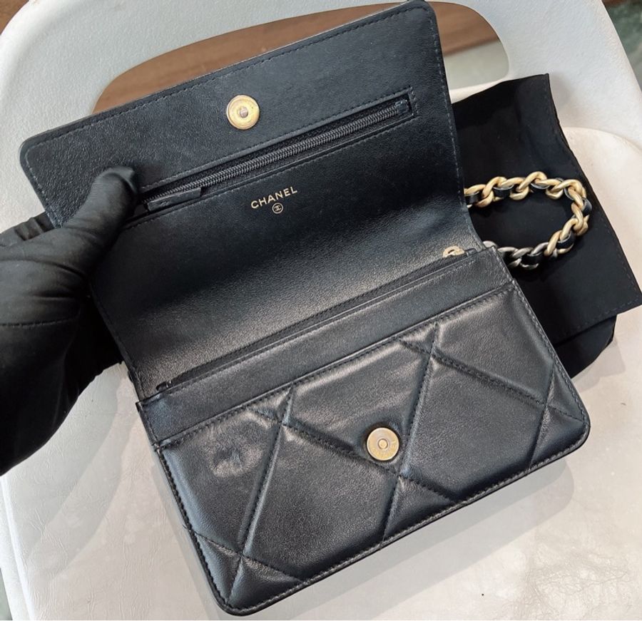 Chanel 香奈兒 19bag WOC 黑色金扣羊皮-4