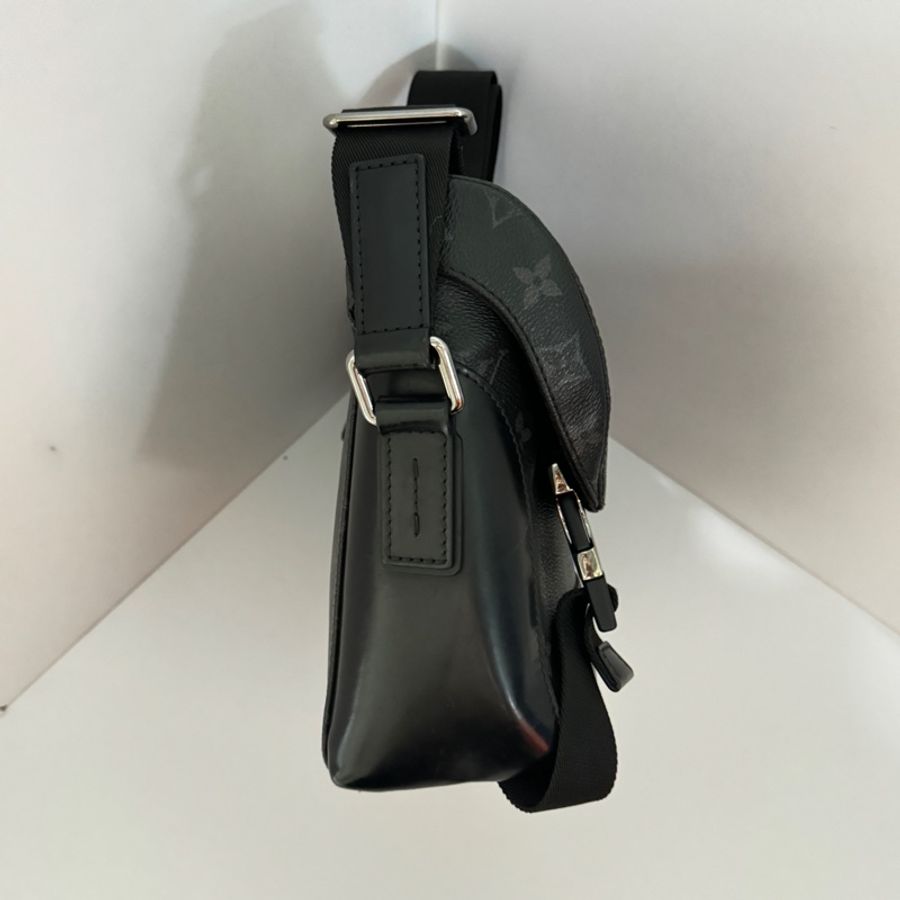 (專櫃最新晶片款🆕) LV M40511 黑武士 郵差包 專櫃90500-9