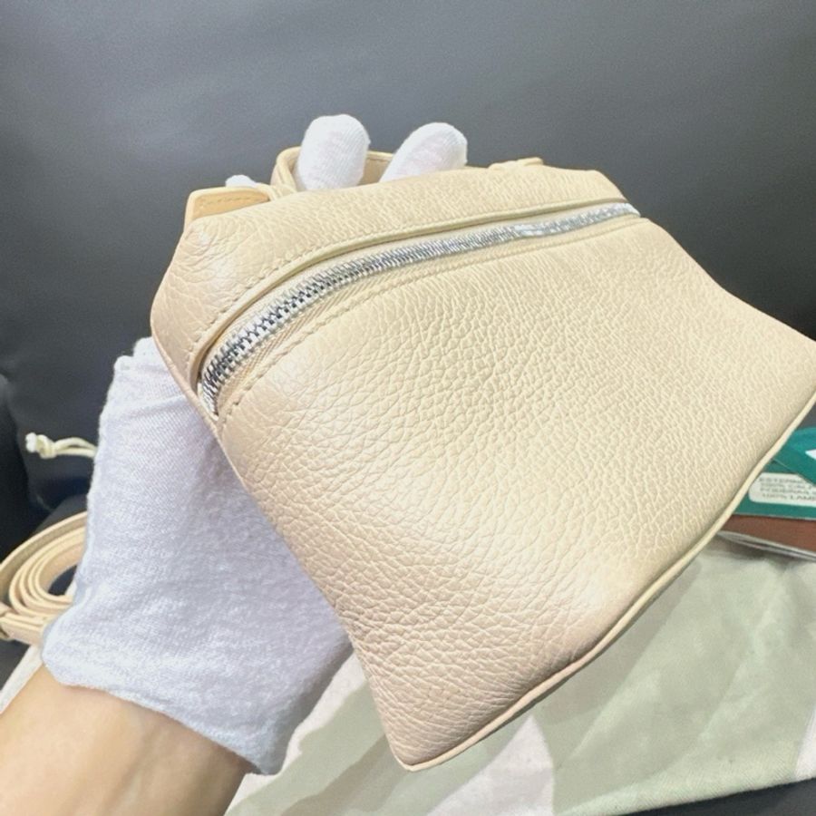 诺悠翩雅Loro Piana 饭盒包单肩包斜挎包-3