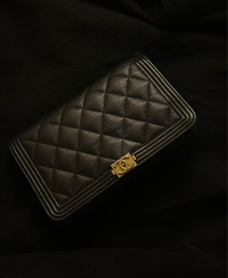 Chanel Boy Woc 保證正品背過幾次,有正常使用痕跡保卡發票都還在。-0
