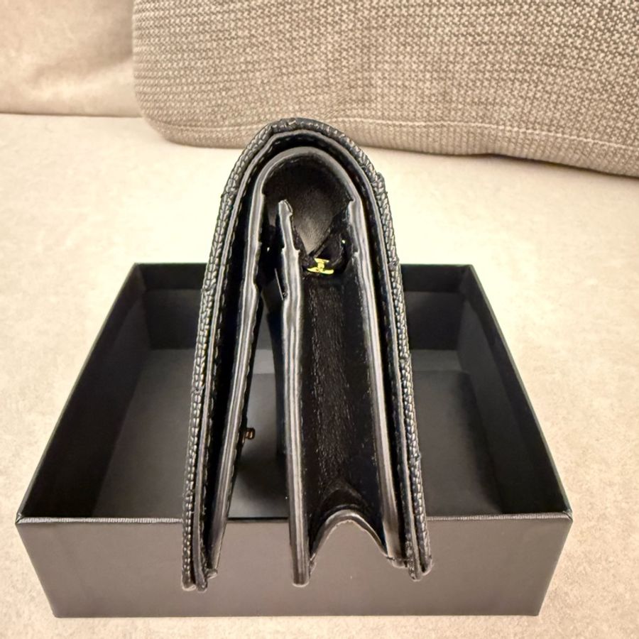YSL 黑金魚子醬二折短夾-8