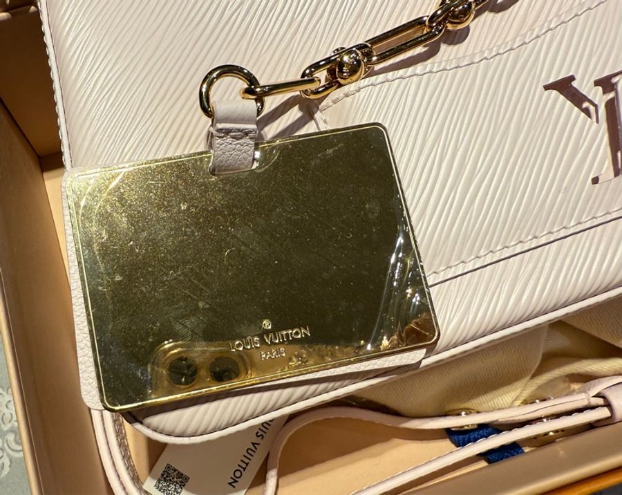 LV 村上隆聯名款櫻花粉限量肩背斜背兩用包-13