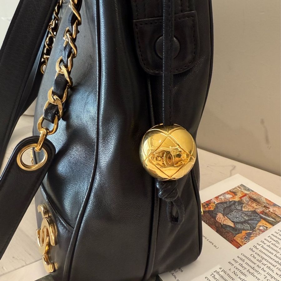 CHANEL 黑色托特包-9