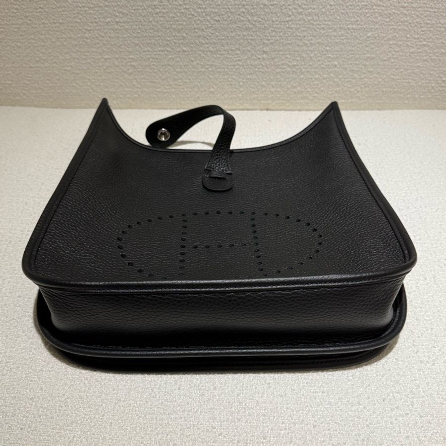 HERMES EVELYNE 29 全新愛馬仕黑色H字洞洞銀扣斜背包-4