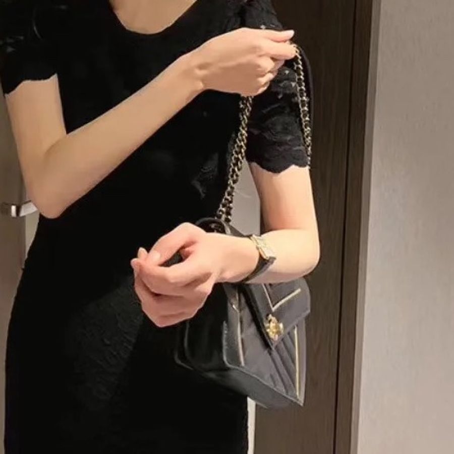 99新成色極佳🆕Chanel黑金復古宮廷牛皮倒v紋cf信封盒子單肩斜挎包-7