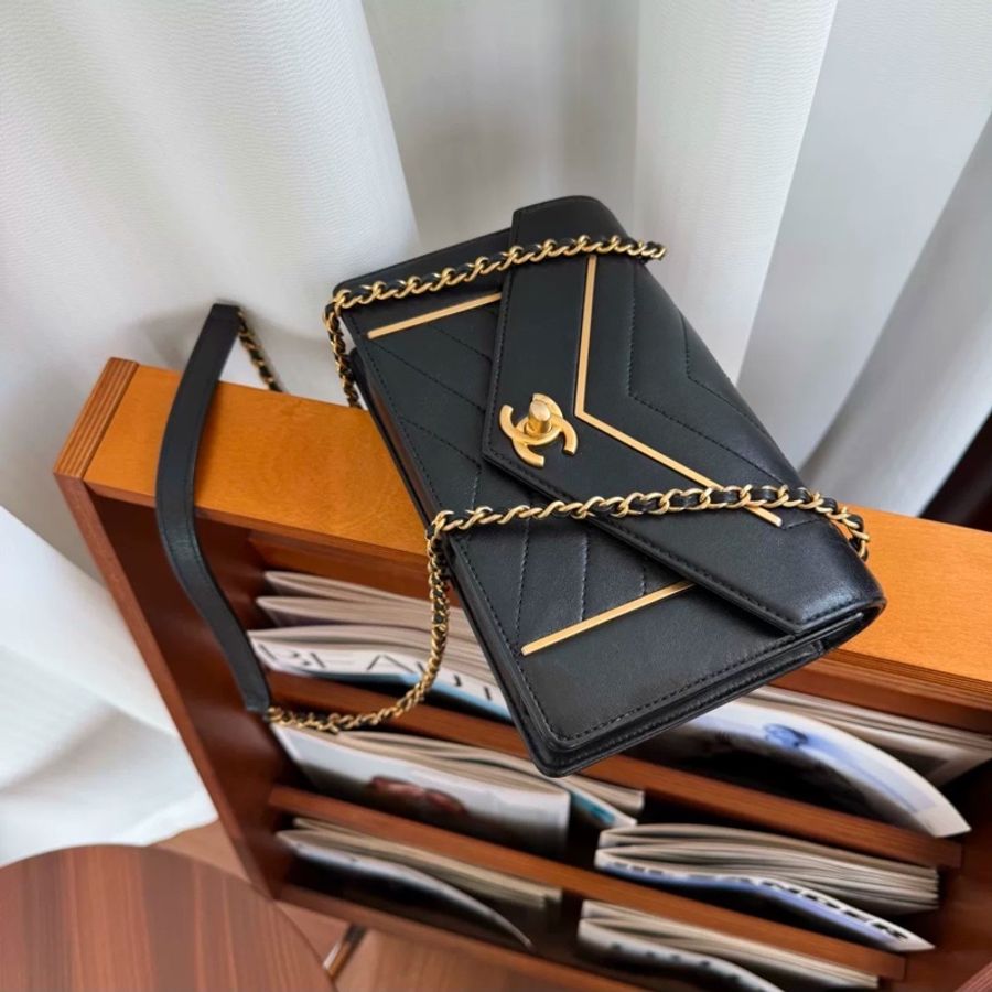 99新成色極佳🆕Chanel黑金復古宮廷牛皮倒v紋cf信封盒子單肩斜挎包-14