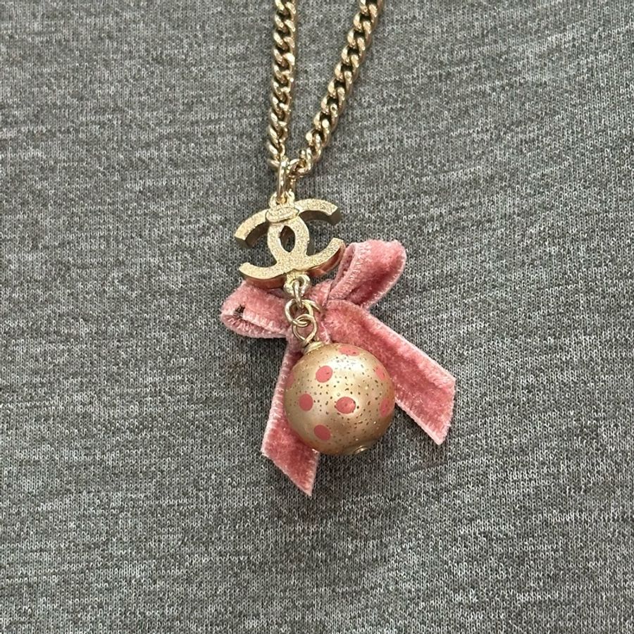 Chanel coco mark 粉色絲絨金球項鍊-2