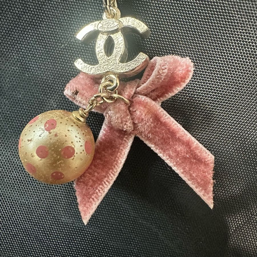Chanel coco mark 粉色絲絨金球項鍊-3
