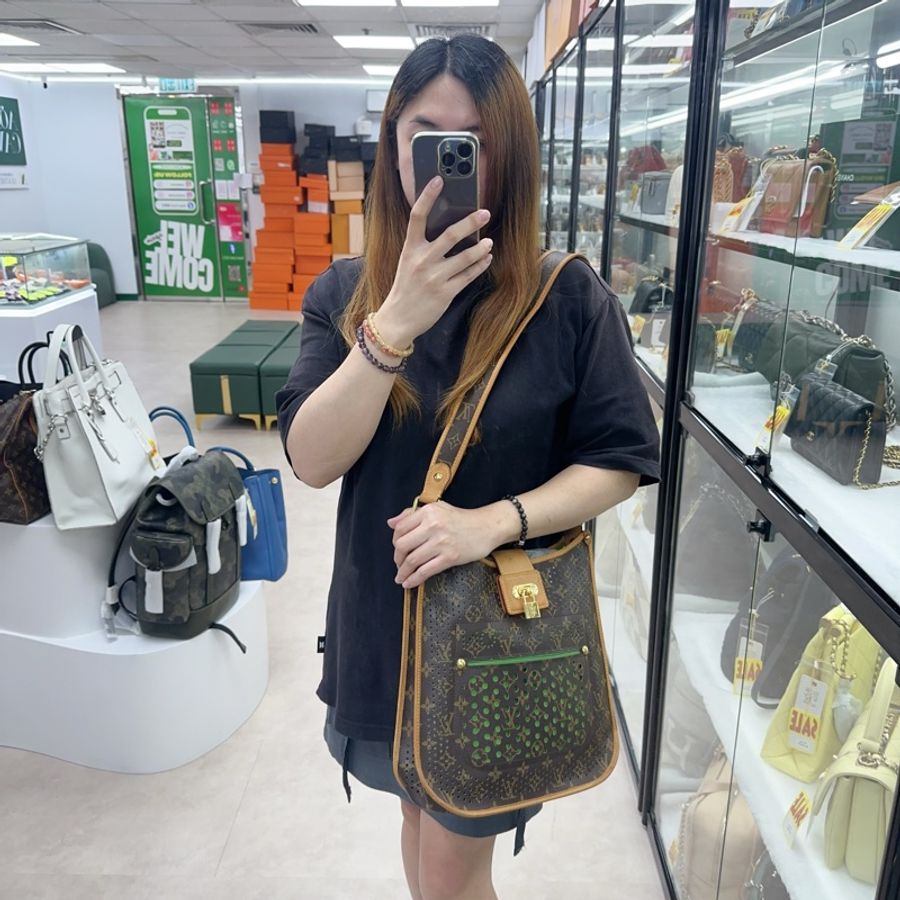 LV Perforated Musette中古老花拼綠色鏤空包-1