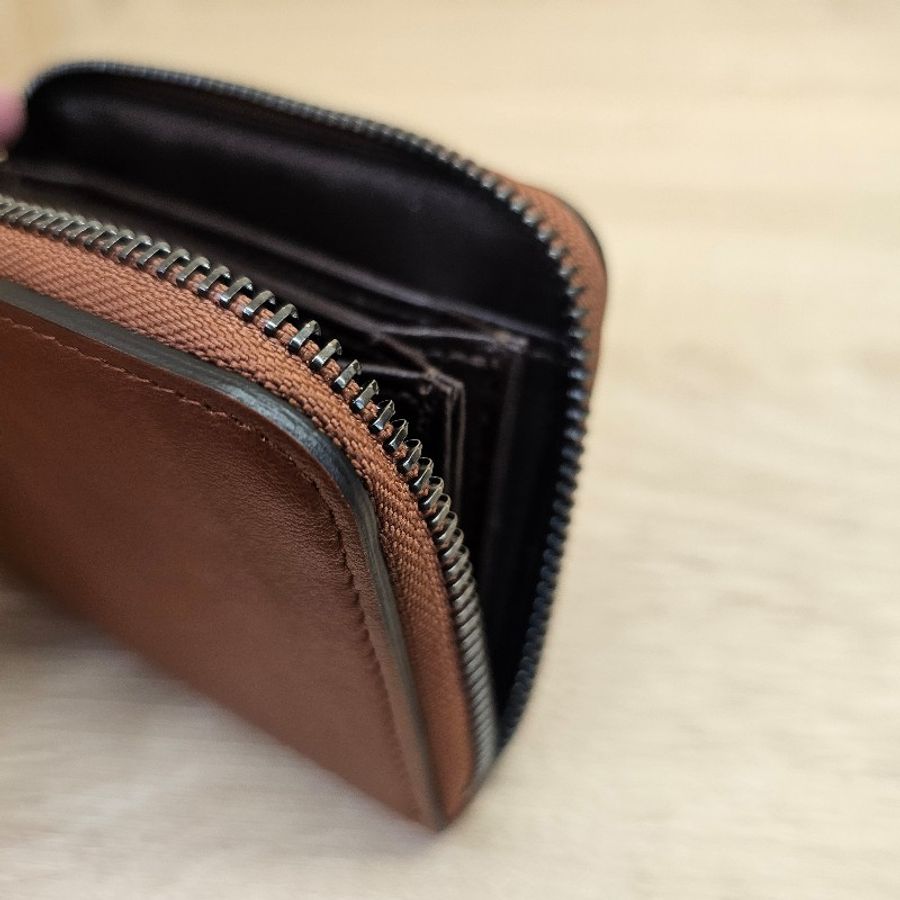 LongChamp 棕色牛皮烏金釦拉鏈零錢包-12