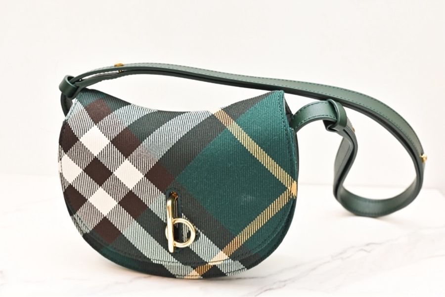 Burberry 經典款肩背包-6