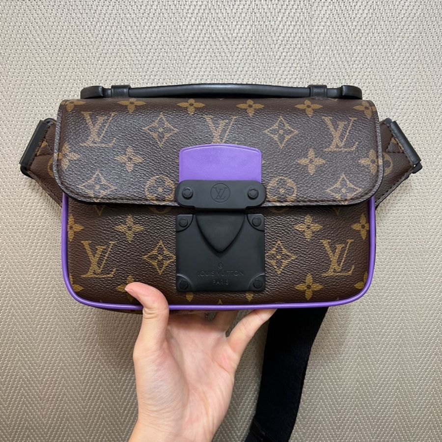 LV 原花黑牛皮紫塗層S Lock胸口腰包M46245-0