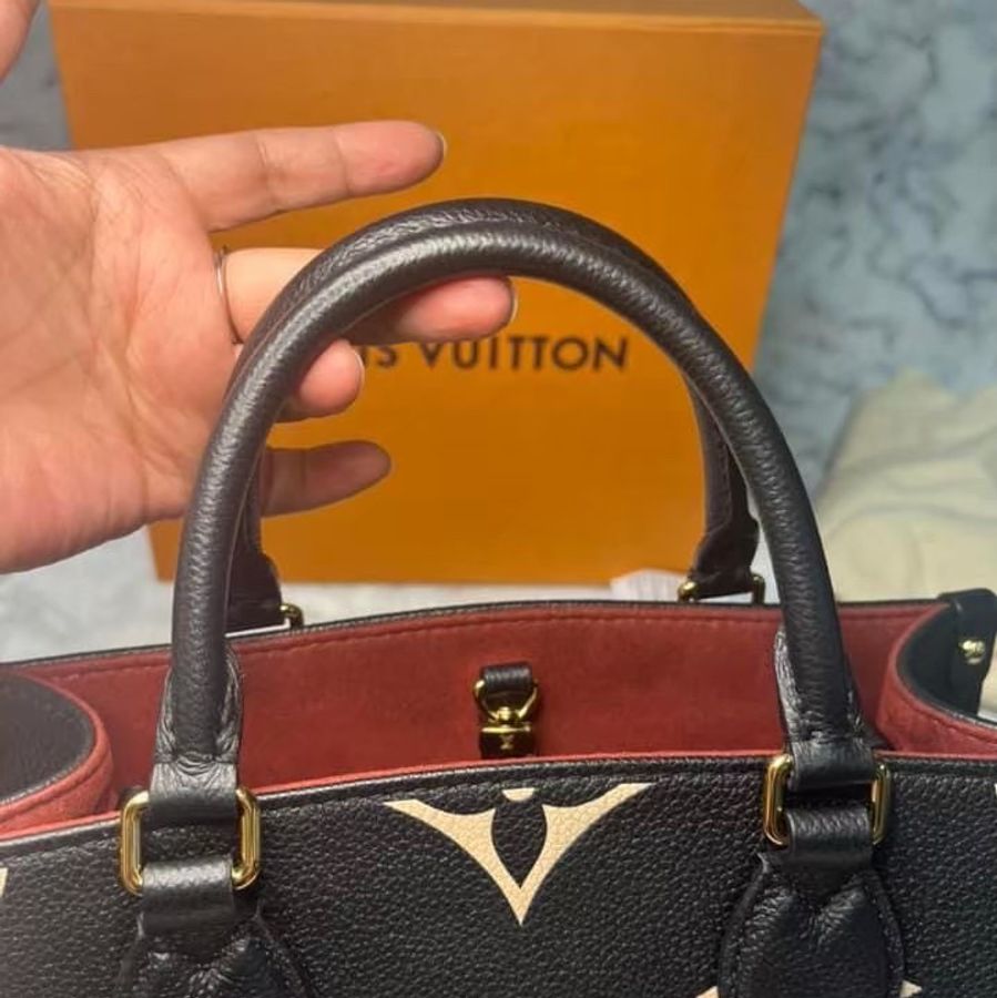 LOUIS VUITTON LV 黑 奶油雙色牛皮 字紋 ON THE GO 手提包 兩用包 小款-2