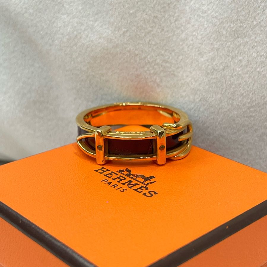 HERMES 紅皮革拼金色絲巾釦 O891-0